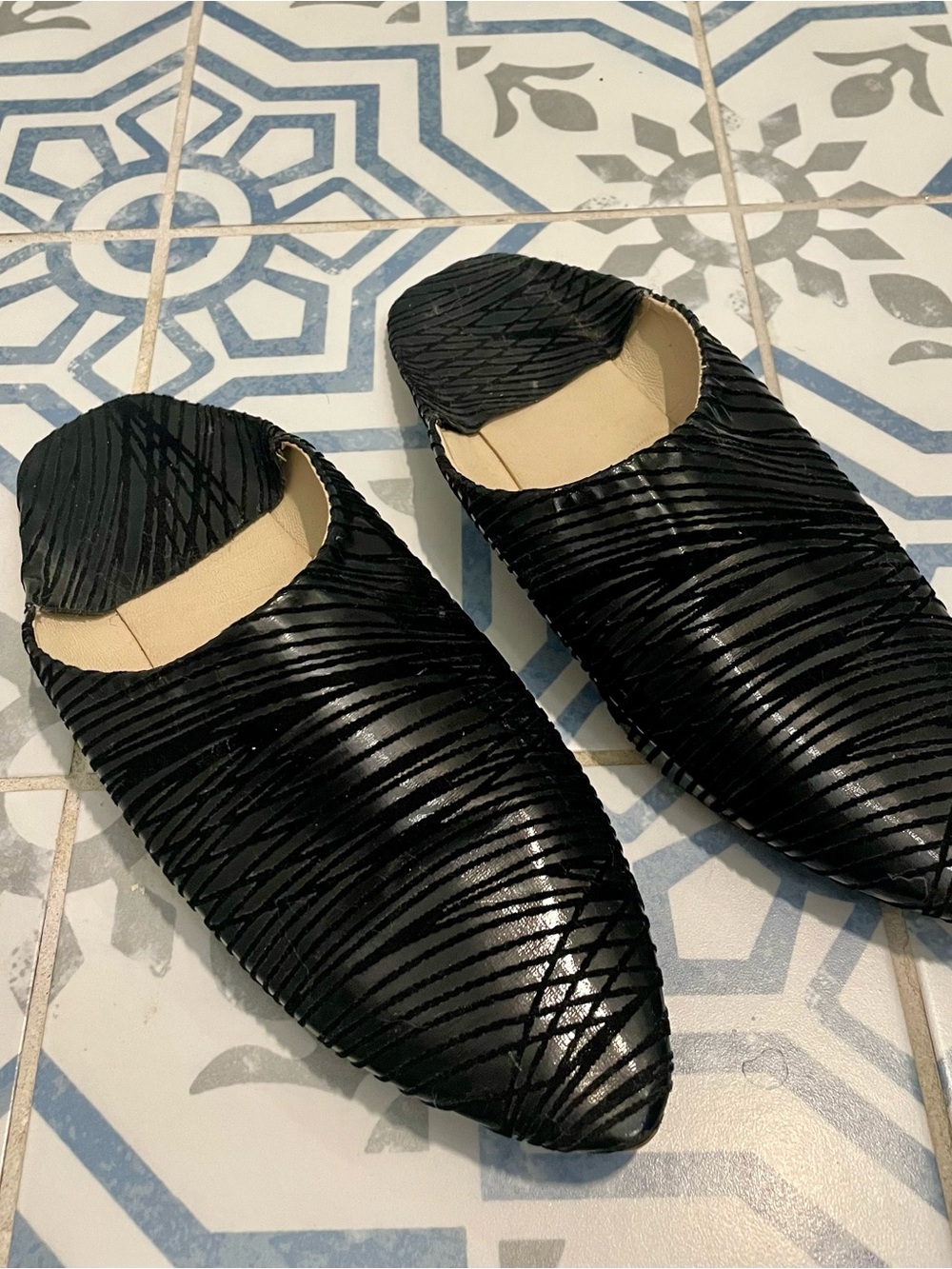 Moroccan Black Women's Slip-On Mules - Chic Striped Texture